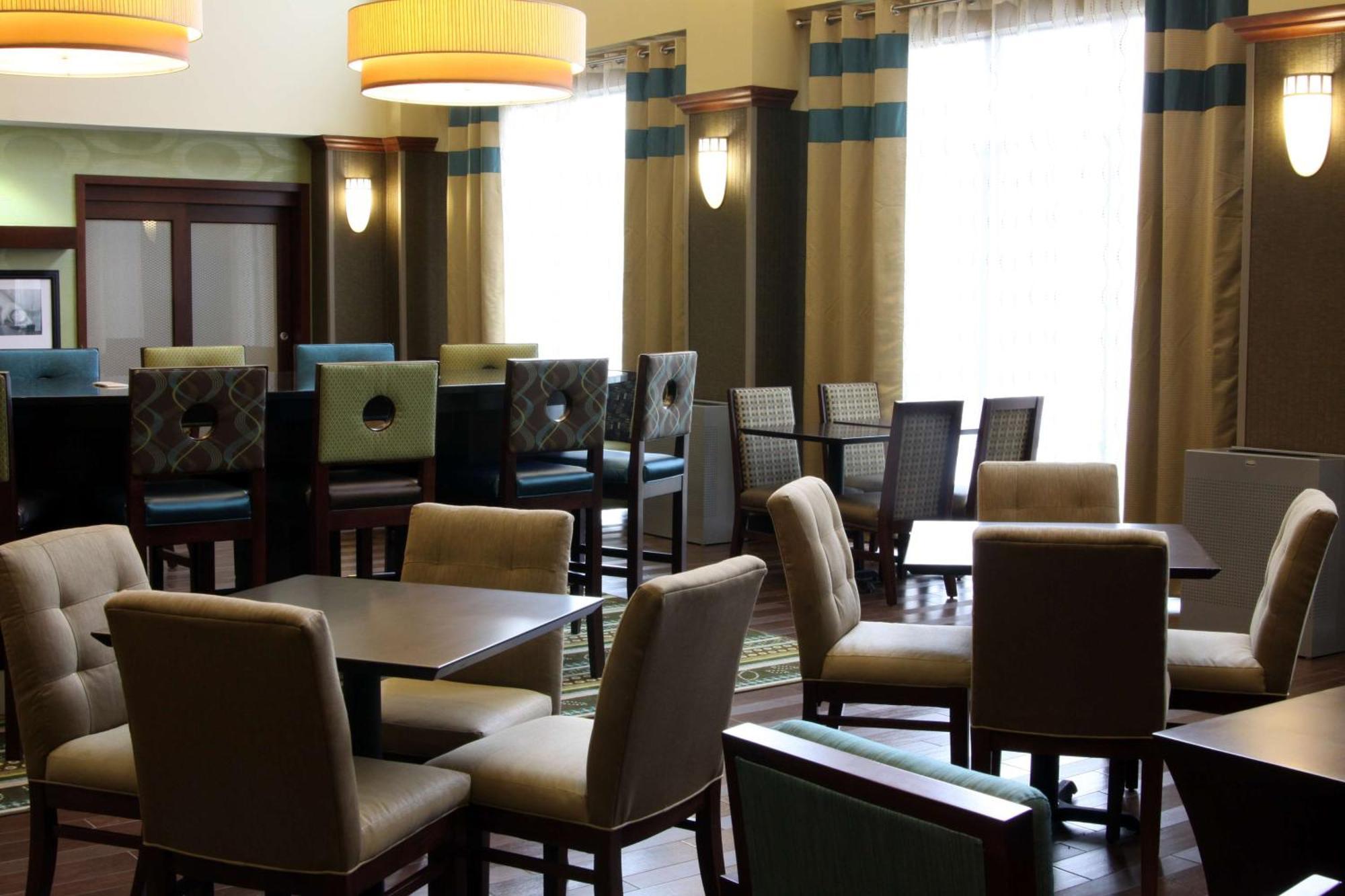 Hampton Inn & Suites Падака Экстерьер фото