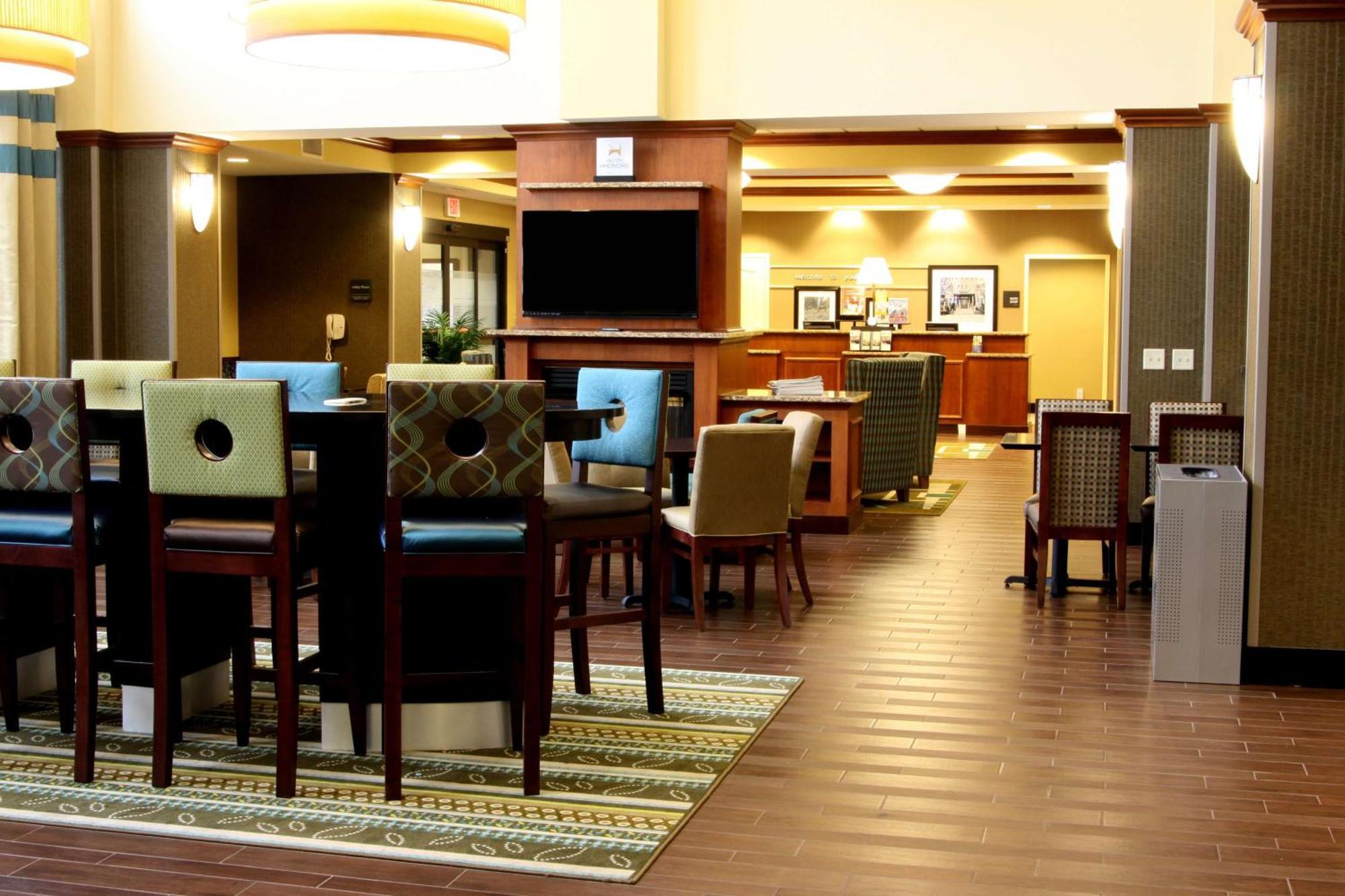Hampton Inn & Suites Падака Экстерьер фото